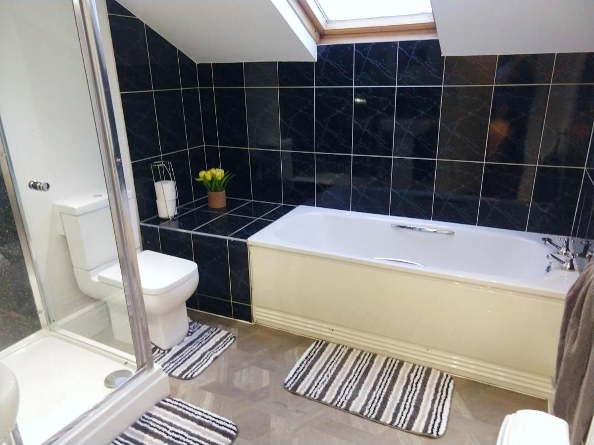 Derwent Street Apartment 3 - Self Contained - 2 Bed Self Catering Apartment Вёкингтон Экстерьер фото