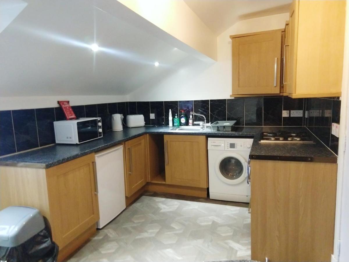 Derwent Street Apartment 3 - Self Contained - 2 Bed Self Catering Apartment Вёкингтон Экстерьер фото
